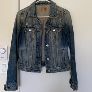 AE Women’s fitted jean jacket